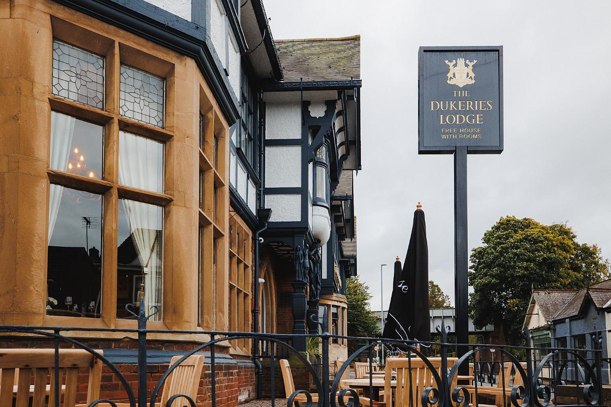 The Dukeries Lodge, Edwinstowe, Nottinghamshire Exterior photo